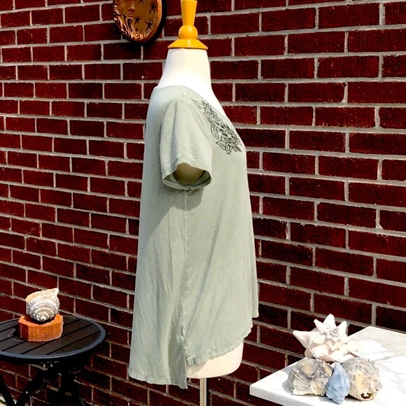 Max Jeans Hi-Lo Top - Picture 3 of 7